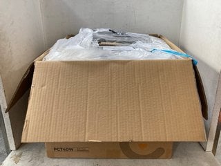 Lot 1208  
            Marchington SR18 - Parcel Delivery Only 

                
2 X FEANDREA PCT40W CAT TREES WITH SCRATCHING POST AND RAMP - COMBINED ORIGINAL R...