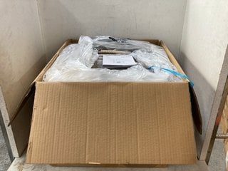 Lot 1209  
            Marchington SR18 - Parcel Delivery Only 

                
2 X FEANDREA PCT40W CAT TREES WITH SCRATCHING POST AND RAMP - COMBINED ORIGINAL R...