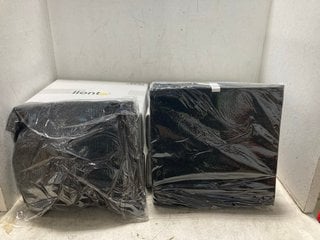 Lot 1215  
            Marchington SR18 - Parcel Delivery Only 

                
5 X LION PET BEDS - SIZE: 35CM X 11CM X 35CM: LOCATION - BR16