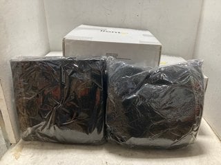 Lot 1222  
            Marchington SR18 - Parcel Delivery Only 

                
5 X LIONTO PET BEDS - SIZE: 35CM X 11CM X 35CM: LOCATION - BR16