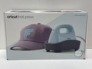 Lot 100  
            Nationwide - Parcel Delivery Only 

                
CRICUT HAT HEAT PRESS (ORIGINAL RRP - £139) IN BLUE: MODEL NO CHP082G1 (WITH BOX ...