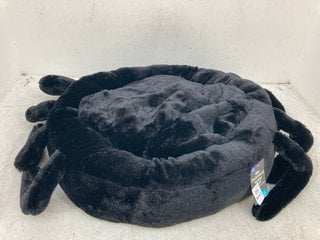 Lot 1017  
            Marchington SR14 - Parcel Delivery Only 

                
PETS AT HOME HALLOWEEN SPIDER BED IN BLACK: LOCATION - F6