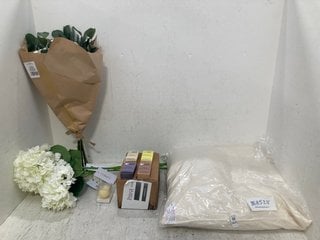 Lot 1075  
            Marchington SR14 - Parcel Delivery Only 
                
6 X ASSORTED HOUSEHOLD ITEMS TO INCLUDE CHRISTMAS IVORY FLOWER BOUQUET: LOCATION ...