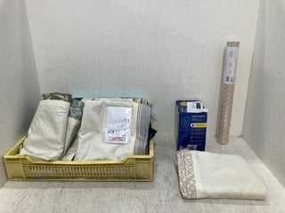 Lot 1082  
            Marchington SR14 - Parcel Delivery Only 
                
QTY OF HOUSEHOLD ITEMS TO INCLUDE JOHN LEWIS RUSTIC FINE STRIPE FRENCH BLINDS IN ...