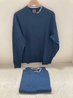 Lot 115  
            Marchington SR14 - Parcel Delivery Only 
                
2 X THE NORTH FACE MENS ZUMU CREW SWEATSHIRTS IN SHADY BLUE - SIZE LARGE - COMBIN...