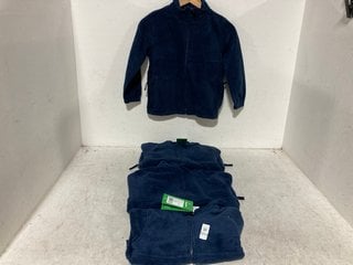 Lot 1253  
            Marchington SR14 - Parcel Delivery Only 

                
4 X BANNER CHILDRENS POLAR FLEECES IN NAVY IN VARIOUS SIZES TO INCLUDE UK 5-6: LO...