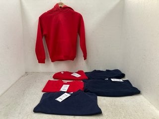 Lot 1254  
            Marchington SR14 - Parcel Delivery Only 

                
6 X BANNER CHILDREN'S JUMPERS IN NAVY & RED IN VARIOUS SIZES TO INCLUDE - UK 3-4:...