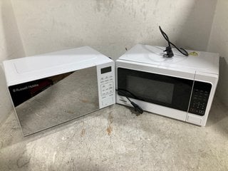 Lot 1283  
            Marchington SR14 - Parcel Delivery Only 

                
RUSSELL HOBBS TOUCH CONTROL 20 LITRE DIGITAL MICROWAVE TO INCLUDE TOSHIBA MICROWA...