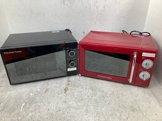 Lot 1288  
            Marchington SR14 - Parcel Delivery Only 

                
RUSSELL HOBBS RETRO COMPACT RED MANUAL MICROWAVE TO INCLUDE RUSSELL HOBBS 20 LITR...