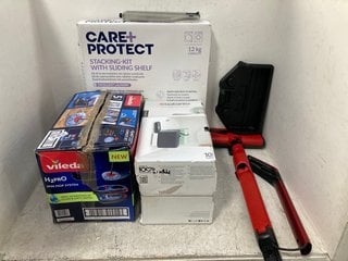 Lot 1296  
            Marchington SR14 - Parcel Delivery Only 

                
4 X ASSORTED HOUSEHOLD ITEMS TO INCLUDE VILEDA H2 PRO SPIN MOP SYSTEM: LOCATION -...