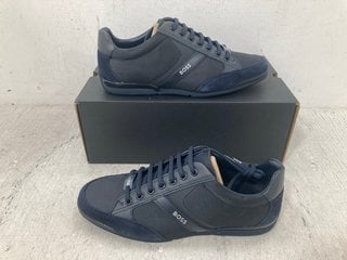 Lot 1316  
            Marchington SR14 - Parcel Delivery Only 

                
BOSS SATURN LOW PROFILE TRAINERS IN DARK BLUE - UK SIZE 7 - ORIGINAL RRP £179: LO...