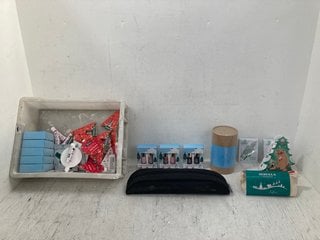 Lot 1324  
            Marchington SR14 - Parcel Delivery Only 

                
QTY OF ASSORTED BEAUTY ITEMS TO INCLUDE XIAOMOZUAN 500ML SEAL SALT UNISEX BALANCI...