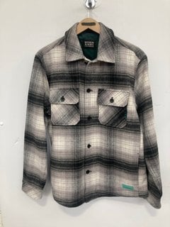 Lot 1336  
            Marchington SR14 - Parcel Delivery Only 

                
SCOTCH AND SODA AMSTERDAM CHECK OVERSHIRT IN BLACK/WHITE - SIZE MEDIUM - ORIGINAL...