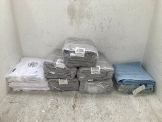 Lot 1343  
            Marchington SR14 - Parcel Delivery Only 

                
QTY OF CHRISTY BATH TOWELS IN VARIOUS COLOURS: LOCATION - E17