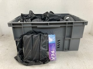 Lot 1390  
            Marchington SR14 - Parcel Delivery Only 

                
QTY OF V34 WEST&MONTH TOOTHPASTE: LOCATION - E15