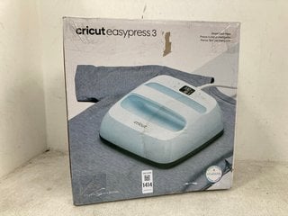 Lot 1414  
            Marchington SR14 - Parcel Delivery Only 

                
CRICUT EASY-PRESS 3 - ORIGINAL RRP £180: LOCATION - E13