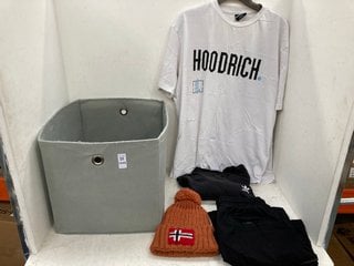 Lot 1448  
            Marchington SR14 - Parcel Delivery Only 

                
QTY OF ASSORTED MENS CLOTHING IN VARIOUS SIZES TO INCLUDE HOODRICH CARGO UTILITY ...