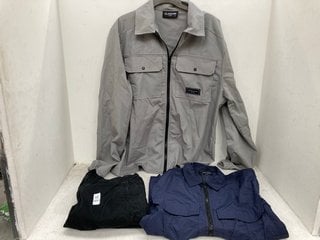 Lot 1451  
            Marchington SR14 - Parcel Delivery Only 

                
3 X ASSORTED MENS CLOTHING IN VARIOUS SIZES TO INCLUDE CP COMPANY DENIM SHORTS IN...