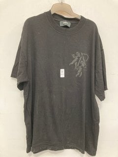 Lot 1452  
            Marchington SR14 - Parcel Delivery Only 

                
REPRESENT CHERUB INITIAL PRINT T-SHIRT IN BLACK - SIZE LARGE - ORIGINAL RRP £95: ...