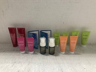 Lot 298  
            Marchington SR14 - Parcel Delivery Only 

                
14 X ELEMIS PRODUCTS TO INCLUDE 2 X ELEMIS SUPERFOOD GLOW PRIMING ILLUMINATED MOI...