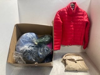 Lot 306  
            Marchington SR14 - Parcel Delivery Only 

                
QTY OF ASSORTED WOMENS CLOTHING/NIGHTWEAR IN VARIOUS SIZES TO INCLUDE CENTIGRADE ...