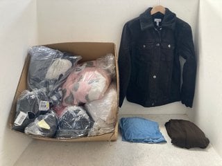 Lot 342  
            Marchington SR14 - Parcel Delivery Only 
                
QTY OF ASSORTED WOMENS CLOTHING/NIGHTWEAR IN VARIOUS SIZES TO INCLUDE D&CO DENIM ...