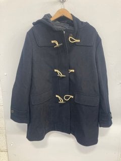 Lot 345  
            Marchington SR14 - Parcel Delivery Only 
                
SEASALT CORNWALL CARDINHAM DUFFLE COAT IN MARITIME - UK SIZE 20 - ORIGINAL RRP £1...