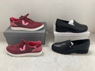 Lot 349  
            Marchington SR14 - Parcel Delivery Only 

                
VIONIC KENSLEY LOAFERS IN BLACK - UK SIZE 7 TO INCLUDE VIONIC MILEY TRAINERS IN P...