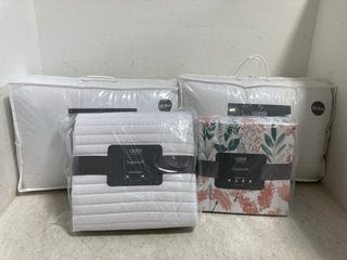 Lot 402  
            Marchington SR14 - Parcel Delivery Only 
                
4 X ASSORTED HOUSEHOLD ITEMS TO INCLUDE 2 X COZEE HOME EMBOSSED SUPER SOFT SUPERK...