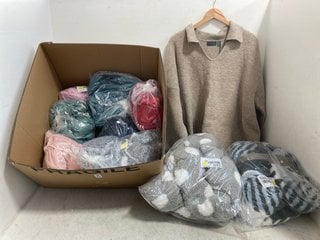 Lot 414  
            Marchington SR14 - Parcel Delivery Only 
                
QTY OF ASSORTED WOMENS CLOTHING/NIGHTWEAR IN VARIOUS SIZES TO INCLUDE RUTH LANGSF...
