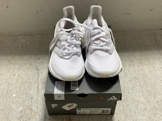 Lot 486  
            Marchington SR14 - Parcel Delivery Only 

                
ADIDAS ULTRA BOOST LIGHT WOMENS TRAINERS - BLACK/WHITE - UK SIZE 5.5 - ORIGINAL R...