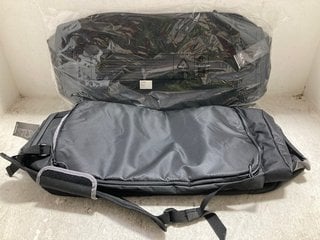 Lot 490  
            Marchington SR14 - Parcel Delivery Only 

                
3 X BLACK WATERPROOF DUFFLE BAGS: LOCATION - H17