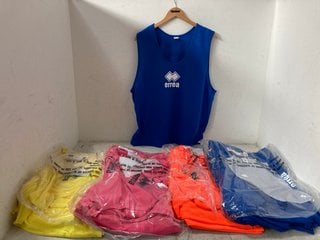 Lot 510  
            Marchington SR14 - Parcel Delivery Only 
                
QTY OF ERREA CASACCA SPORTS BIBS IN ASSORTED COLOURS - UK LARGE: LOCATION - H18