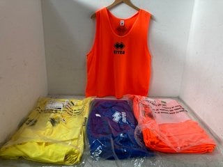 Lot 511  
            Marchington SR14 - Parcel Delivery Only 
                
QTY OF ERREA CASACCA SPORTS BIBS IN ASSORTED COLOURS - UK LARGE: LOCATION - H18