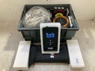 Lot 542  
            Marchington SR14 - Parcel Delivery Only 

                
QTY OF ASSORTED ITEMS TO INCLUDE 2 X S-FIXX 2-IN-1 AIR COMPRESSOR & PUMP: LOCATIO...