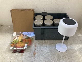 Lot 544  
            Marchington SR14 - Parcel Delivery Only 

                
QTY OF HOME REFLECTIONS PRE-LIT WINDOW SEASONAL STICKERS: LOCATION - G19