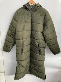 Lot 573  
            Marchington SR14 - Parcel Delivery Only 
                
ICHI IHZELANA LONG PUFFER COAT IN FOREST NIGHT - SIZE MEDIUM - ORIGINAL RRP £95: ...