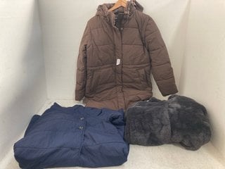 Lot 588  
            Marchington SR14 - Parcel Delivery Only 
                
3 X ASSORTED COATS TO INCLUDE MASAI STRAIGHT LOOSE COAT IN NAVY/TAUPE - SIZE SMAL...