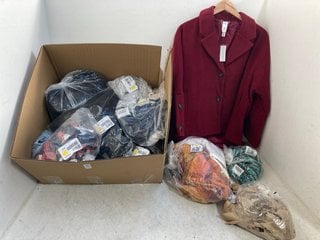 Lot 591  
            Marchington SR14 - Parcel Delivery Only 
                
QTY OF ASSORTED WOMENS CLOTHING/NIGHTWEAR IN VARIOUS SIZES TO INCLUDE WHITE STUFF...