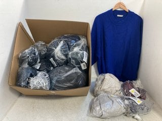 Lot 592  
            Marchington SR14 - Parcel Delivery Only 
                
QTY OF ASSORTED WOMENS CLOTHING/NIGHTWEAR IN VARIOUS SIZES TO INCLUDE ONLY ROMA B...