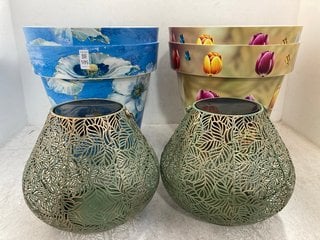 Lot 595  
            Marchington SR14 - Parcel Delivery Only 
                
6 X ASSORTED OUTDOOR DECOR TO INCLUDE 2 X GARDEN REFLECTIONS SOLAR LANTERNS: LOCA...