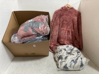 Lot 617  
            Marchington SR14 - Parcel Delivery Only 
                
QTY OF ASSORTED WOMENS NIGHTWEAR IN VARIOUS SIZES TO INCLUDE CHELSEA PEERS ZIP TH...