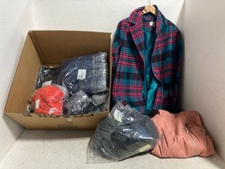 Lot 619  
            Marchington SR14 - Parcel Delivery Only 
                
QTY OF ASSORTED WOMENS CLOTHING IN VARIOUS SIZES TO INCLUDE CENTIGRADE SINGLE BRE...