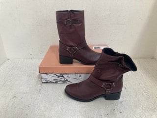 Lot 620  
            Marchington SR14 - Parcel Delivery Only 
                
MODA IN PELLE ORMIE LEATHER MID HEIGHT BELLOW BIKER BOOTS IN BURGUNDY - EU SIZE 4...