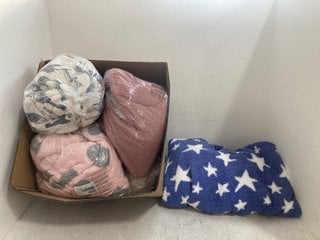 Lot 633  
            Marchington SR14 - Parcel Delivery Only 
                
QTY OF ASSORTED WOMENS CLOTHING IN VARIOUS SIZES TO INCLUDE CHELSEA PEERS ZIP THR...