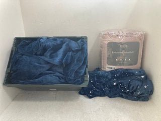 Lot 648  
            Marchington SR14 - Parcel Delivery Only 
                
QTY OF ASSORTED HOUSEHOLD FURNISHINGS TO INCLUDE COZEE HOME EMBOSSED VELVETSOFT S...