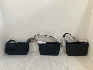 Lot 687  
            Marchington SR14 - Parcel Delivery Only 
                
3 X BEN DE LISI SMALL HANDBAGS IN BLACK: LOCATION - G10