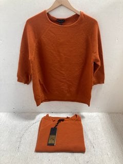 Lot 695  
            Marchington SR14 - Parcel Delivery Only 
                
2 X PHASE EIGHT ARIAH RIBBED JUMPERS IN ORANGE - SIZE MEDIUM - COMBINED ORIGINAL ...
