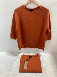 Lot 696  
            Marchington SR14 - Parcel Delivery Only 
                
2 X PHASE EIGHT ARIAH RIBBED JUMPERS IN ORANGE - SIZE MEDIUM - COMBINED ORIGINAL ...