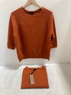 Lot 697  
            Marchington SR14 - Parcel Delivery Only 
                
2 X PHASE EIGHT ARIAH RIBBED JUMPERS IN ORANGE - SIZE MEDIUM - COMBINED ORIGINAL ...